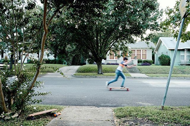 After school skate sessions, brought to us all by @melissalaree.us 🤙🏻
.
.
.
#skateboard #skateboarding #skatelife #cruiserboard #cruiserboarding #oldschoolskateboards #oldschoolskateboarding #longboard #longboarding #handmade #handcrafted #madebyhand #design #madeinusa #americanmade