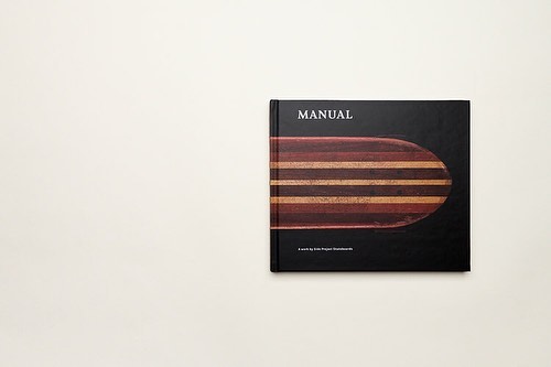 I am so super duper pumped to debut MANUAL—the culmination of a year-long, collaborative photography project featuring the work of 12 photographers who were commissioned to create small bodies of work surrounding their individual experiences with a single skateboard that traveled between them over the course of a year. Take a closer look in the SPS shop. Link in profile. .
.
.
#skateboard #skateboarding #skatelife #cruiserboard #cruiserboarding #oldschoolskateboards #oldschoolskateboarding #longboard #longboarding #handmade #handcrafted #madebyhand #design #madeinusa #americanmade #coffeetablebook #photography #photobook #blurbbooks